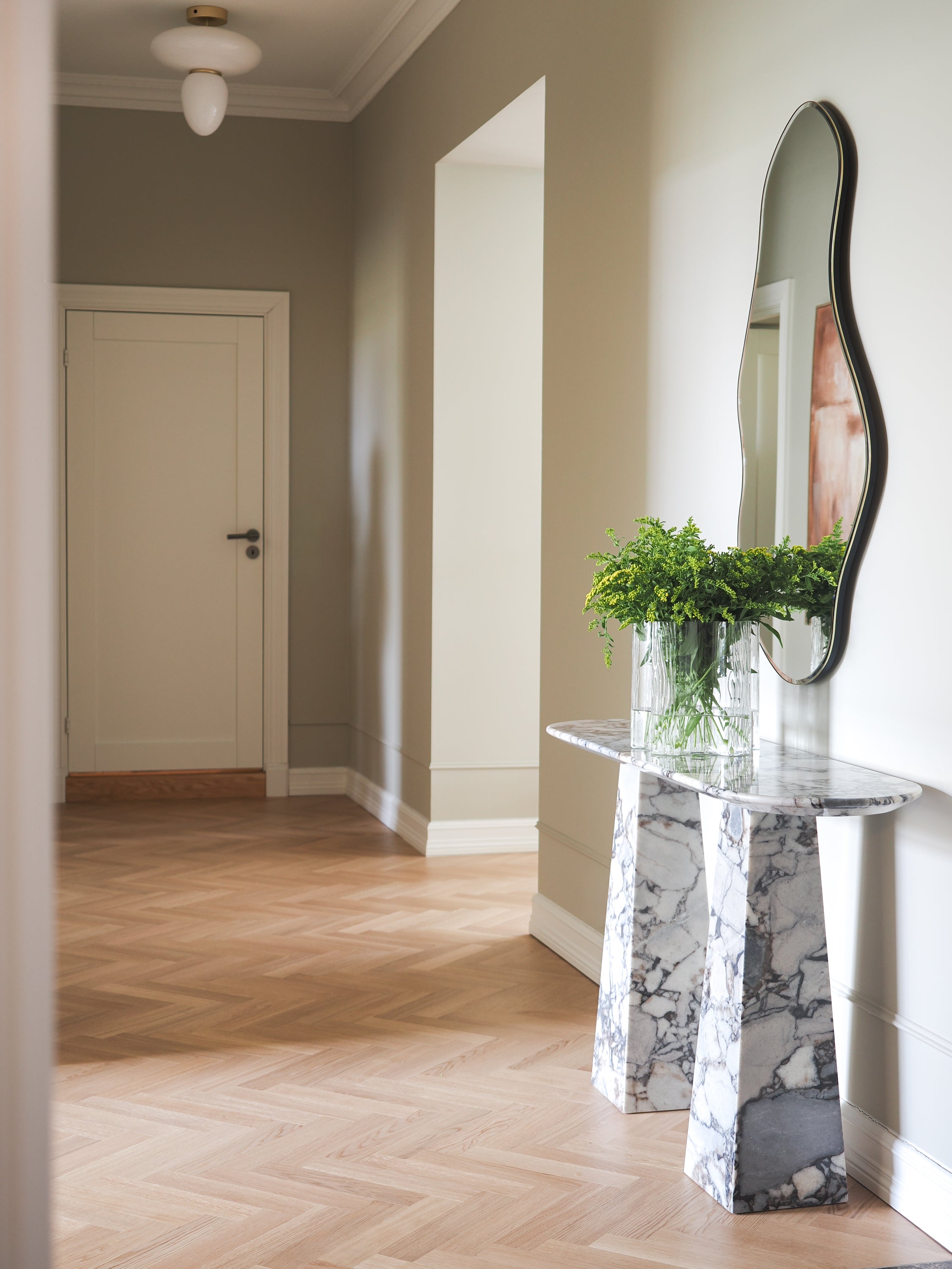 Amelié Console Table