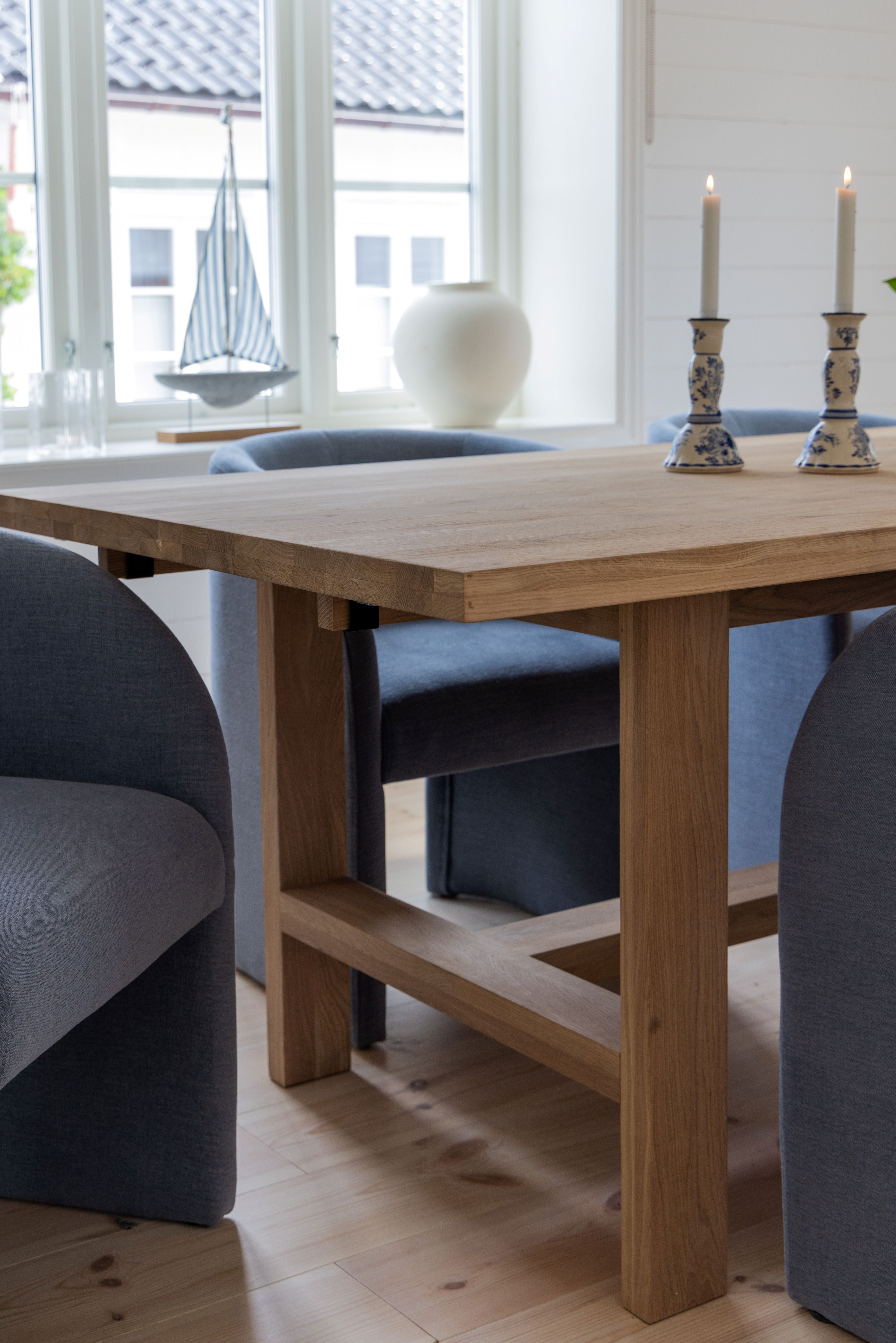 Jane Dining Table
