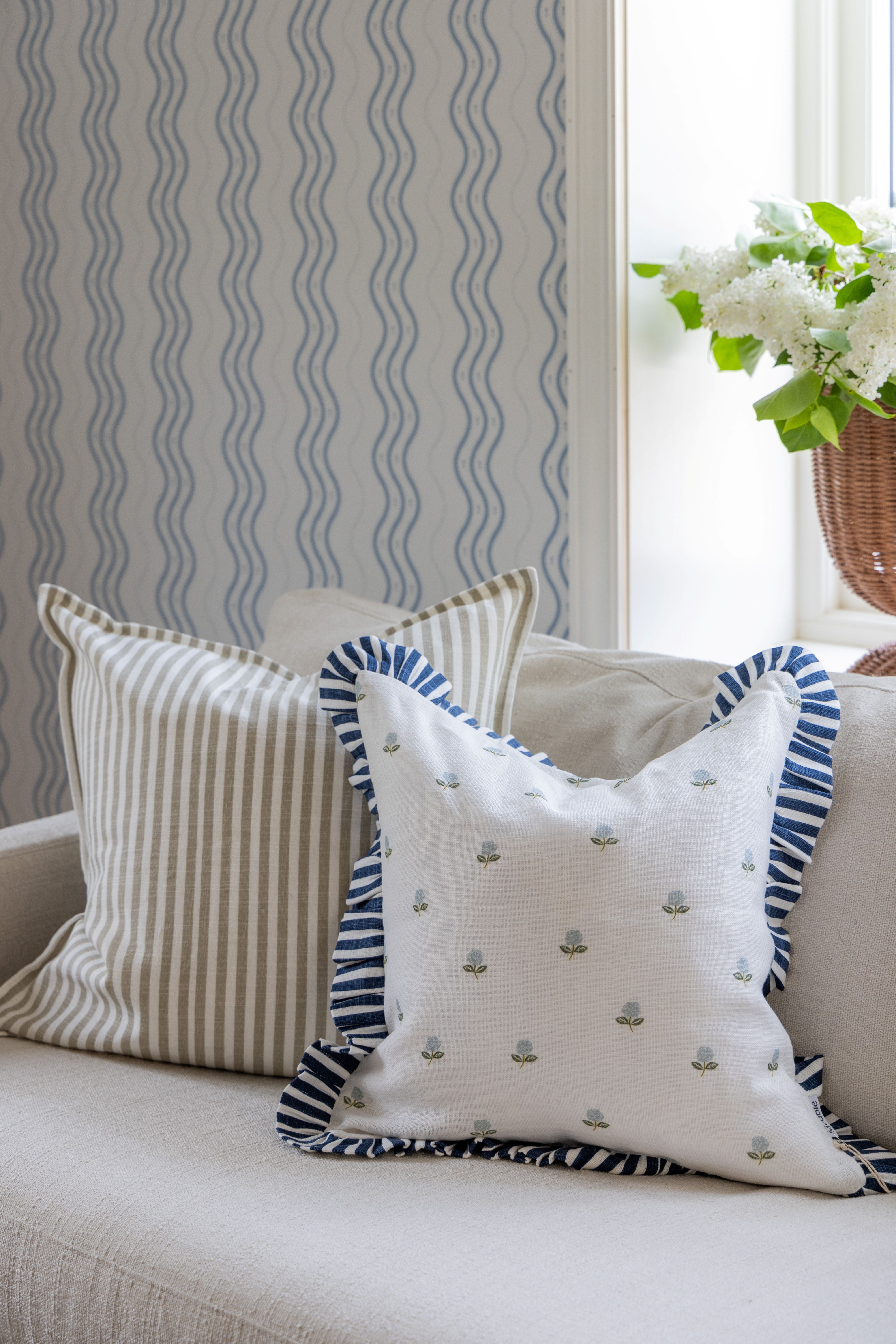 Alice Cushion Cover w/frill