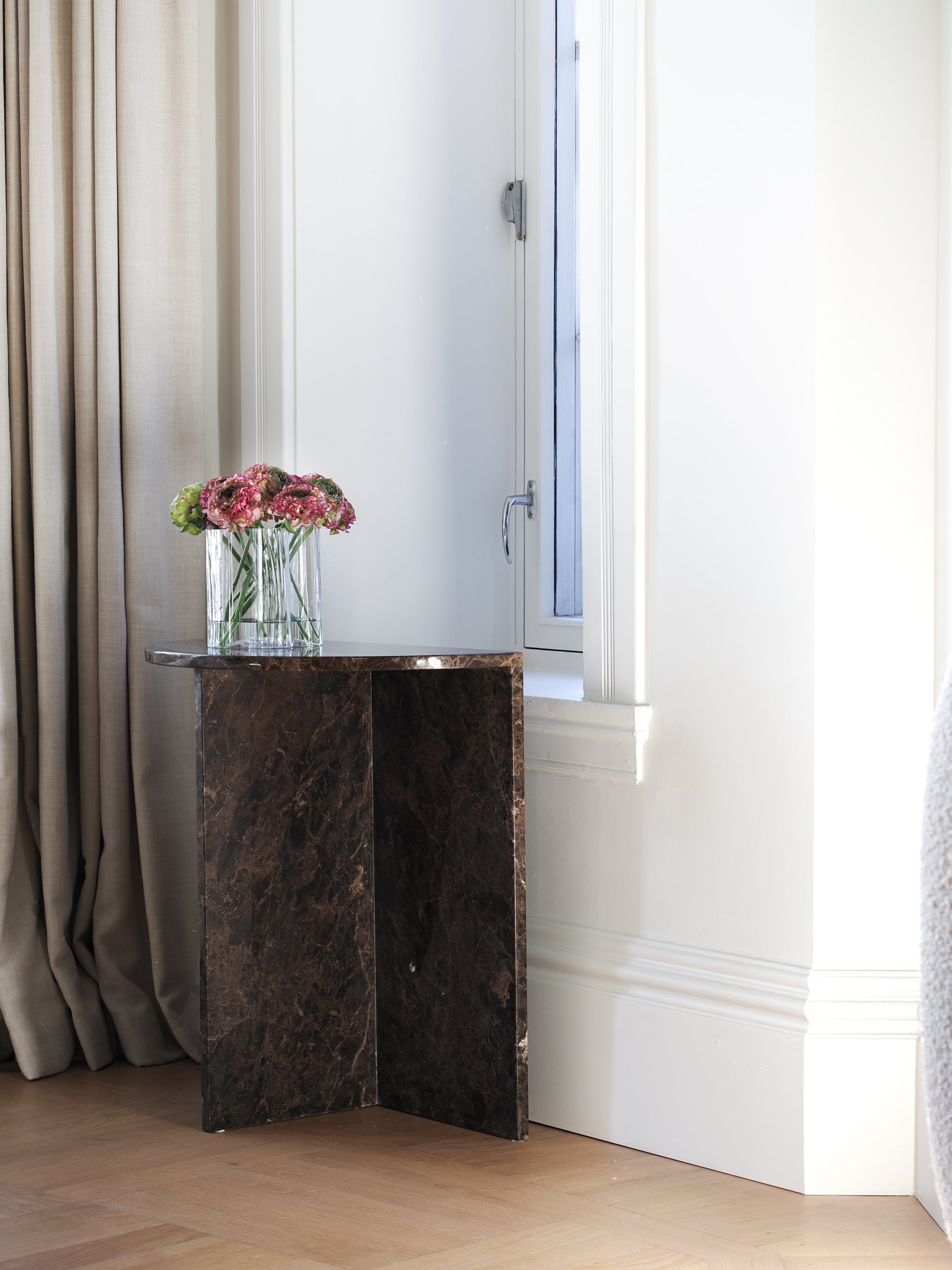 Moon Side Table Travertine